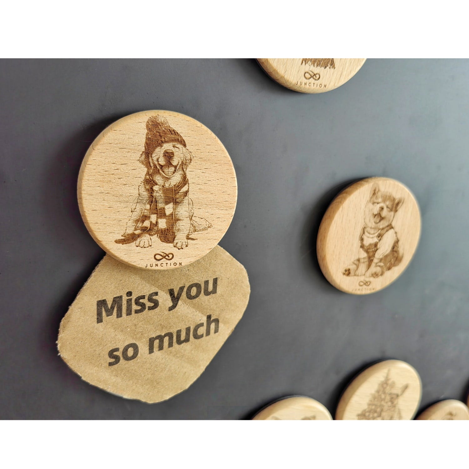 A smiling Golden Retriever fridge magnet