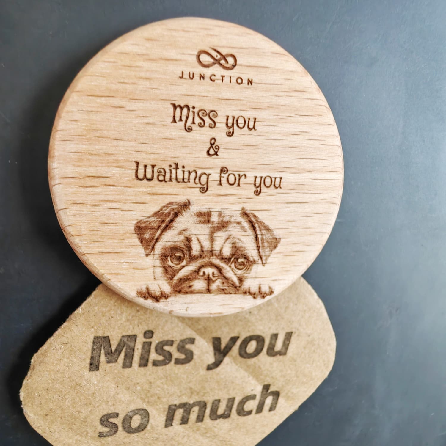 pet-theme-desk-decor-wooden-magnetic-clip-zero-plastic-gift-"Miss You & Waiting" Pug Puppy 