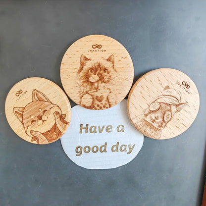 sustainable-pet-accessories-handcrafted-wood-fridge-magnet-eco-memorial-gift-The Smiling Akita